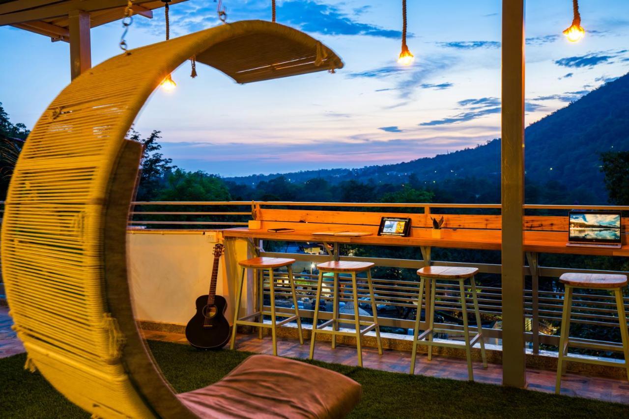 Zostel Rishikesh, Laxman Jhula Hostel Exterior photo