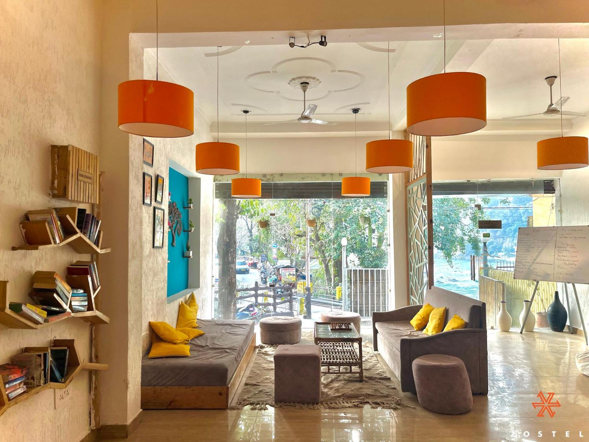 Zostel Rishikesh, Laxman Jhula Hostel Exterior photo